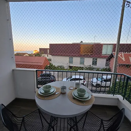 Superb 3 Bed Aprt In The Heart Of Monte Διαμέρισμα