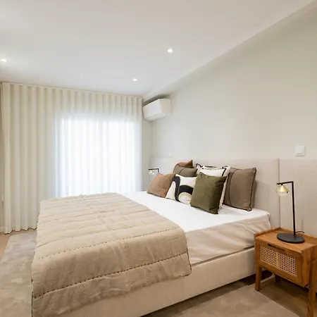 Superb 3 Bed Aprt In The Heart Of Monte * Εστορίλ