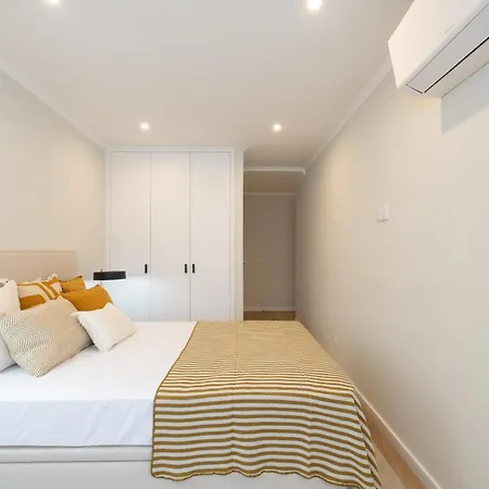 Διαμέρισμα Superb 3 Bed Aprt In The Heart Of Monte